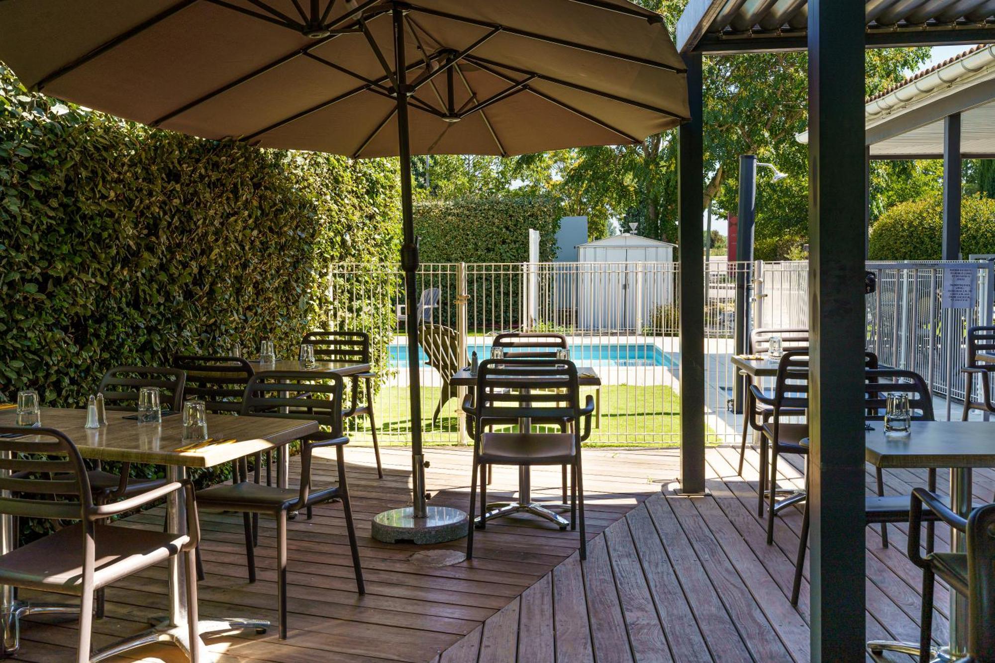 Brit Hotel Confort Manosque Cadarache Exterior photo
